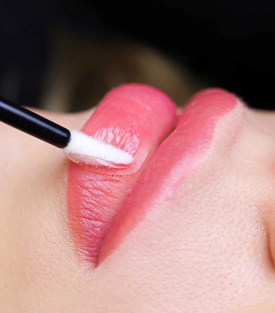 Lip Blushing In Houston Tx - Dermaluxe Spa In Houston Is The Best Lip And Brow Studio - Come To Dermaluxe Spa Today